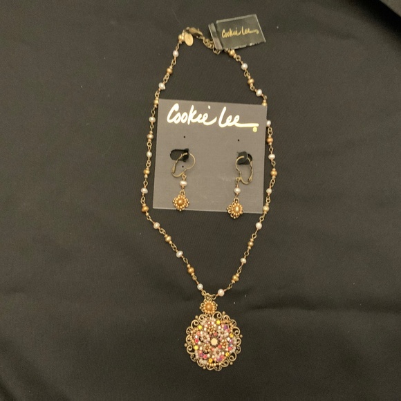 S5/ NWT 18” Cookie Lee Necklace & Earring Set 5 - Fresh Water Pearl - Picture 1 of 5